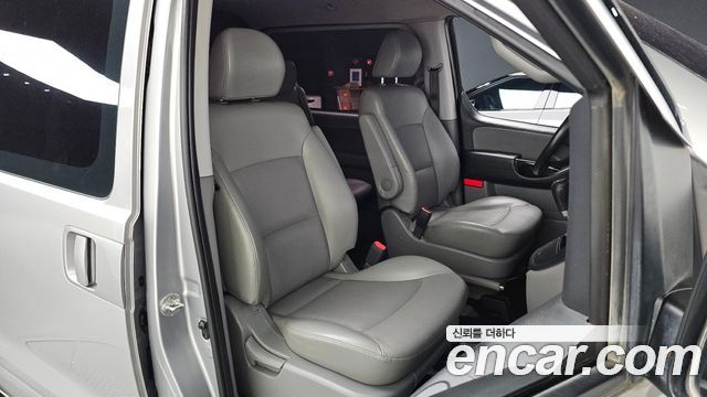 Hyundai Grand Starex Van 5-Seater Smart 2019 — фото 11