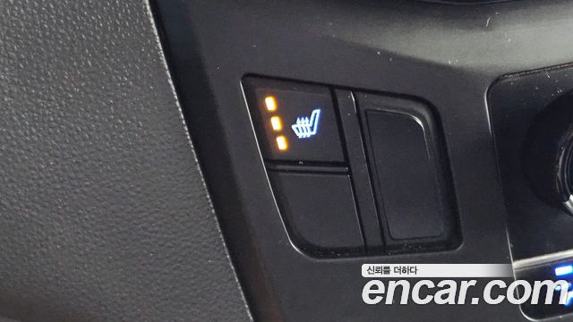 Hyundai Grand Starex Van 5-Seater Smart 2019 — фото 17