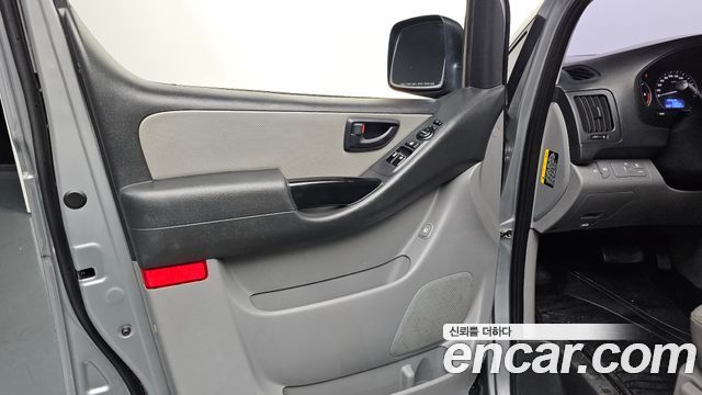 Hyundai Grand Starex Van 5-Seater Smart 2019 — фото 24