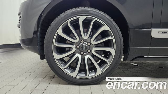Land Rover Range Rover (IV) 4.4 SDV8 AB LWB DIESEL 2017 — фото 5
