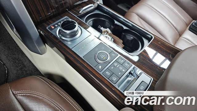 Land Rover Range Rover (IV) 4.4 SDV8 AB LWB DIESEL 2017 — фото 9