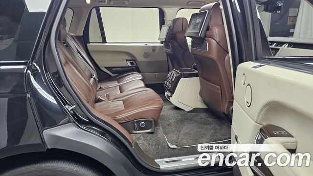 Land Rover Range Rover (IV) 4.4 SDV8 AB LWB DIESEL 2017 — фото 11