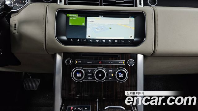 Land Rover Range Rover (IV) 4.4 SDV8 AB LWB DIESEL 2017 — фото 13