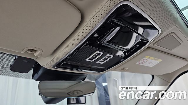 Land Rover Range Rover (IV) 4.4 SDV8 AB LWB DIESEL 2017 — фото 19