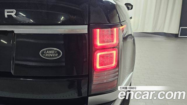 Land Rover Range Rover (IV) 4.4 SDV8 AB LWB DIESEL 2017 — фото 23
