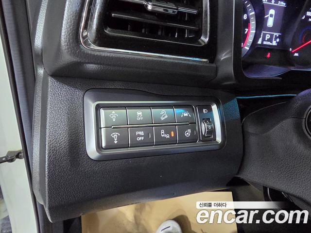 KG Mobility (SsangYong) Very New Tivoli Gasoline 1.5 2WD V3 2022 — фото 9