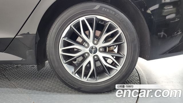 Kia K5 (III) 2.0 Prestige 2022 — фото 21