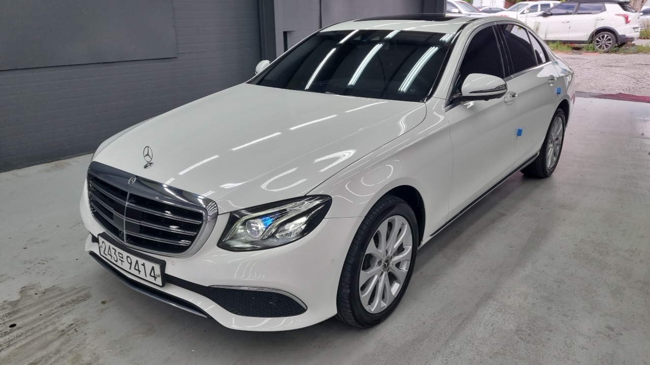 Mercedes-Benz E-Class (W213) E300 4MATIC Exclusive 2020 — фото 2