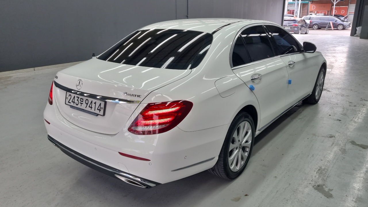 Mercedes-Benz E-Class (W213) E300 4MATIC Exclusive 2020 — фото 3