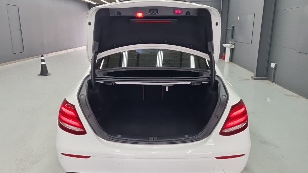 Mercedes-Benz E-Class (W213) E300 4MATIC Exclusive 2020 — фото 5