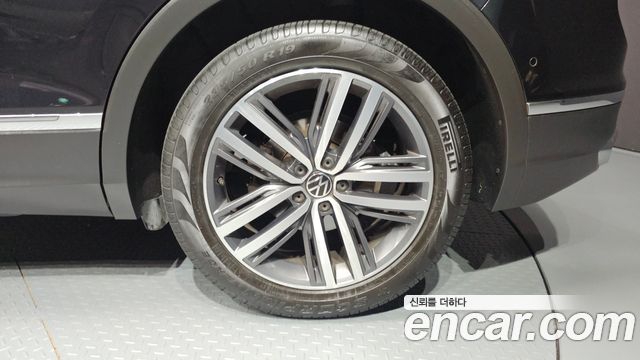 Volkswagen Tiguan (II) 2.0 TDI Prestige 2022 — фото 27