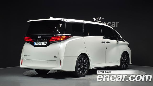 Toyota Alphard (IV) 2.5 HEV Executive AWD 2025 — фото 2