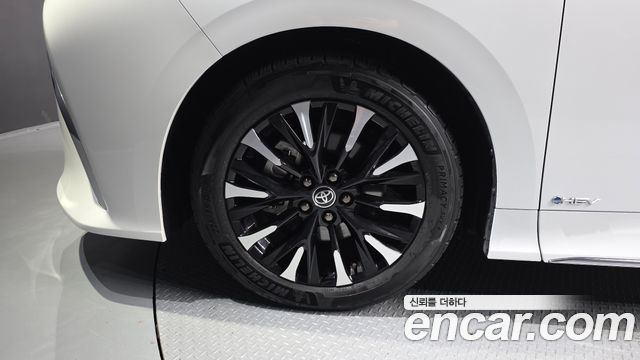 Toyota Alphard (IV) 2.5 HEV Executive AWD 2025 — фото 5