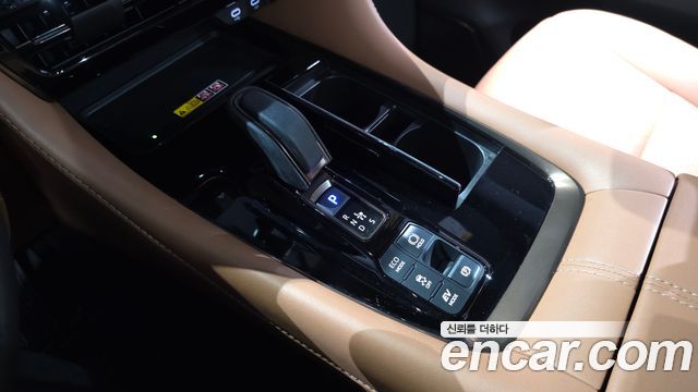 Toyota Alphard (IV) 2.5 HEV Executive AWD 2025 — фото 9