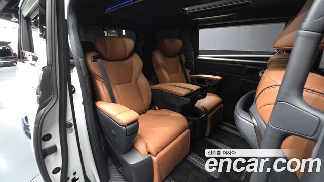 Toyota Alphard (IV) 2.5 HEV Executive AWD 2025 — фото 12