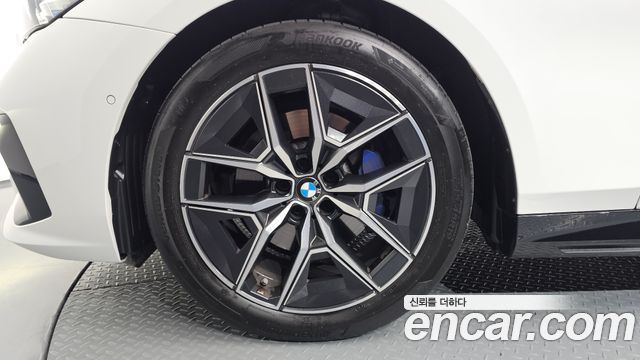 BMW 5 Series (G60) 523d M Sport 2025 — фото 5