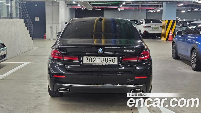 BMW 5 Series (G30) 523d Luxury 2023 — фото 4