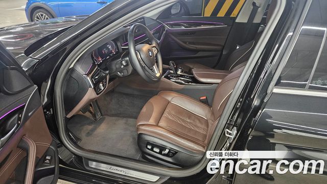 BMW 5 Series (G30) 523d Luxury 2023 — фото 10
