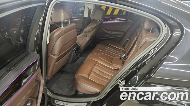 BMW 5 Series (G30) 523d Luxury 2023 — фото 16