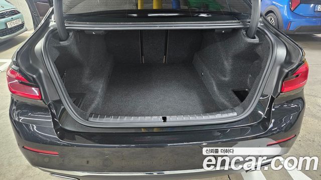 BMW 5 Series (G30) 523d Luxury 2023 — фото 24