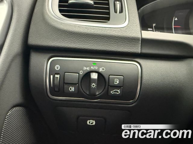 Volvo V60 Polester 2018 — фото 16