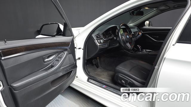 BMW 5 Series (F10) 528i M Aero Dynamic 2016 — фото 10