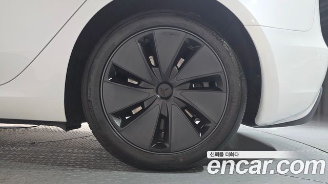 Tesla Model 3 RWD 2024 — фото 21