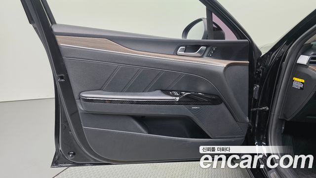 Kia K5 (III) 2.0 LPI Signature 2020 — фото 24