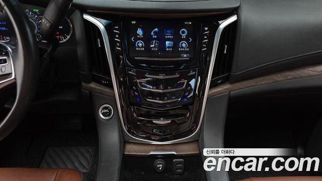 Cadillac Escalade 6.2 4th 2018 — фото 15