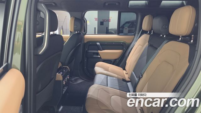 Land Rover Defender (L663) 110 P400 X 2026 — фото 4