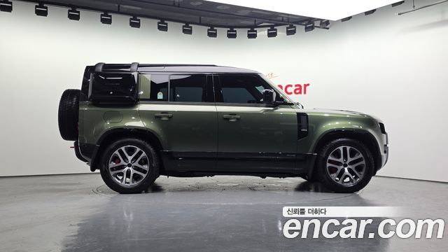 Land Rover Defender (L663) 110 P400 X 2026 — фото 5