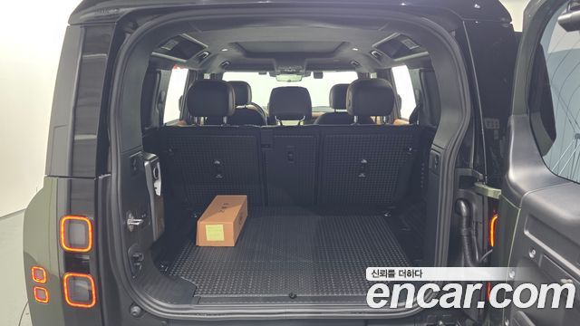 Land Rover Defender (L663) 110 P400 X 2026 — фото 10