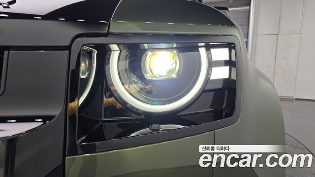 Land Rover Defender (L663) 110 P400 X 2026 — фото 17