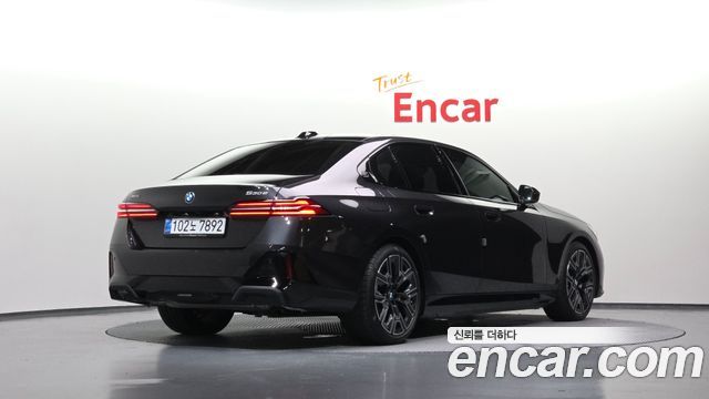 BMW 5 Series (G60) 530e xDrive M Sport 2026 — фото 2