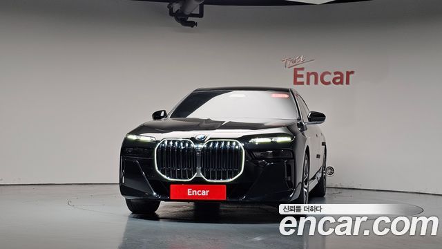 BMW 7 Series (G70) 740i sDrive M Sport 2023 — фото 3