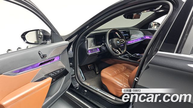 BMW 7 Series (G70) 740i sDrive M Sport 2023 — фото 10