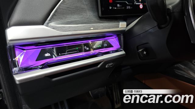 BMW 7 Series (G70) 740i sDrive M Sport 2023 — фото 14