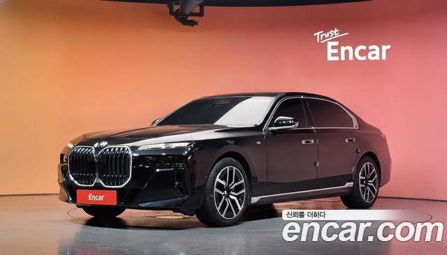 BMW 7 Series (G70) 740i sDrive M Sport