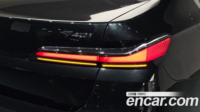 BMW 7 Series (G70) 740i sDrive M Sport 2023 — фото 23