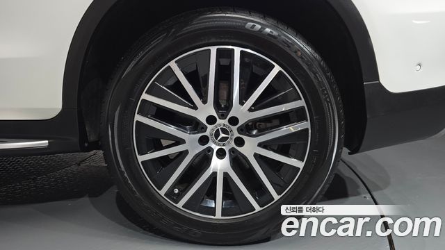 Mercedes-Benz GLC-Class (X253) GLC300 4MATIC 2020 — фото 21
