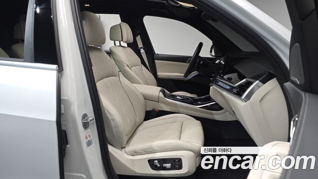 BMW X7 (G07) xDrive 40i M Sport 6STR 2024 — фото 11