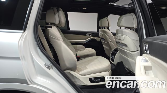 BMW X7 (G07) xDrive 40i M Sport 6STR 2024 — фото 12