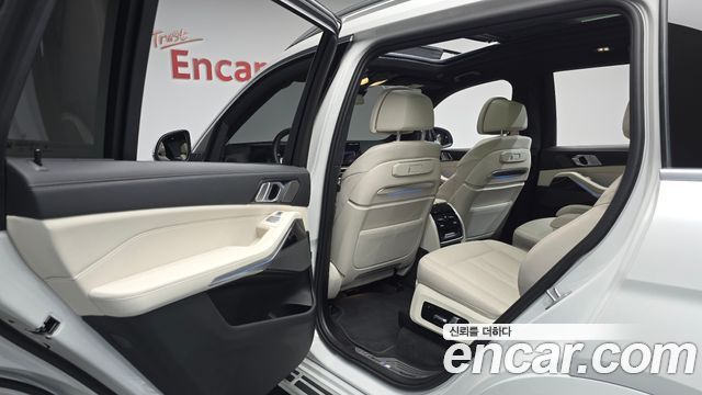 BMW X7 (G07) xDrive 40i M Sport 6STR 2024 — фото 26