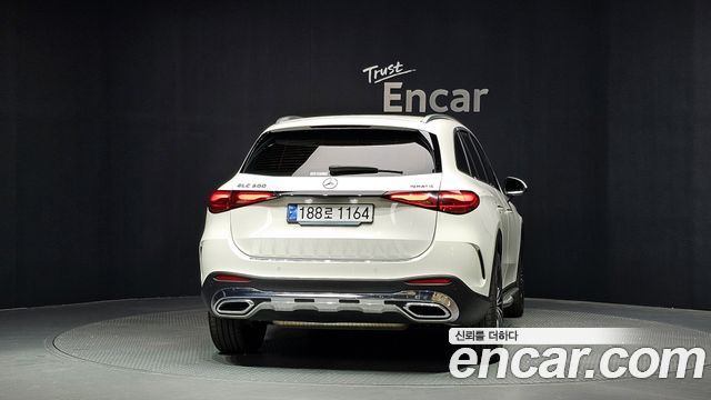 Mercedes-Benz GLC-Class (X254) GLC300 4MATIC AMG Line 2024 — фото 4