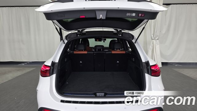 Mercedes-Benz GLC-Class (X254) GLC300 4MATIC AMG Line 2024 — фото 20