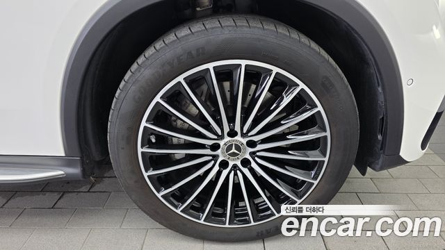 Mercedes-Benz GLC-Class (X254) GLC300 4MATIC AMG Line 2024 — фото 21
