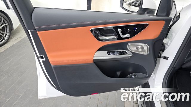 Mercedes-Benz GLC-Class (X254) GLC300 4MATIC AMG Line 2024 — фото 24