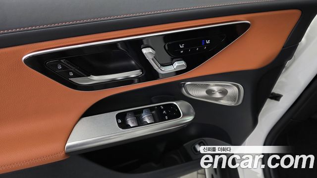 Mercedes-Benz GLC-Class (X254) GLC300 4MATIC AMG Line 2024 — фото 30