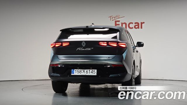 Renault Korea Filante 1.5 E-Tech Iconic 2WD 2027 — фото 4