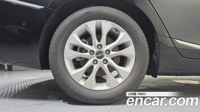 Kia K8 2.5 Gasoline 2WD Noblesse 2022 — фото 5